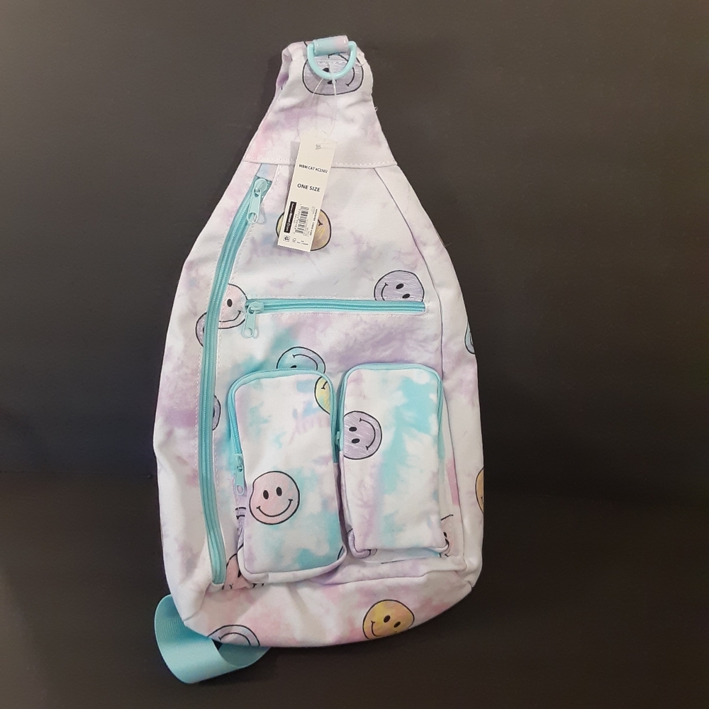 No Boundaries Hands free Sling Cargo Bag SMILES  Zip Closure 20"H Adjustable NWT